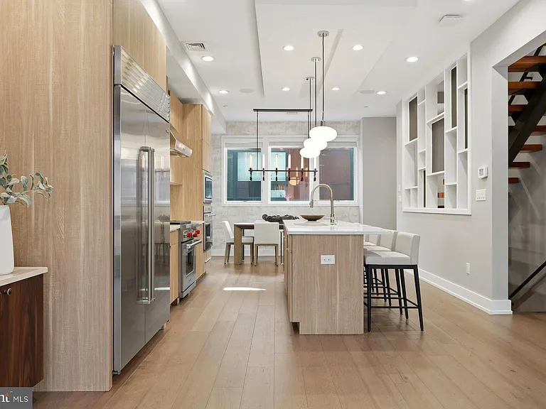 611 N Galloway St — Photo 9