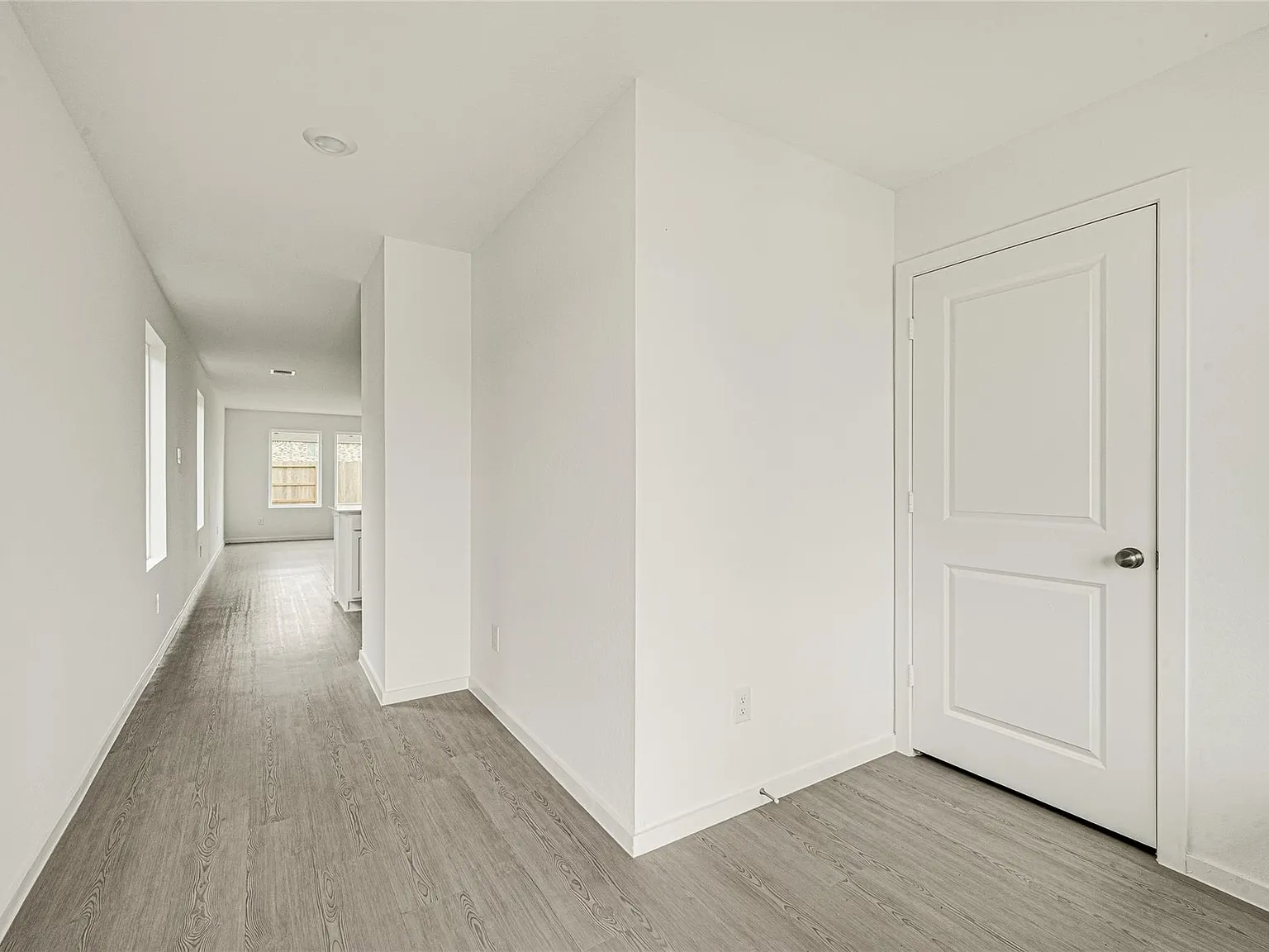 3 bed, 2.0 bath, 1311 sqft, $1,600 — Photo 3