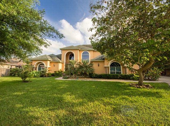 3rd image of 1010 Pablo Garcia Dr