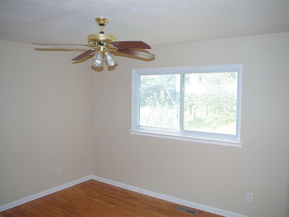 5th image of 5259 Ville Angela Ln