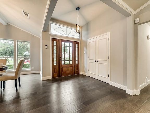3rd image of 9414 Trail Hill Dr