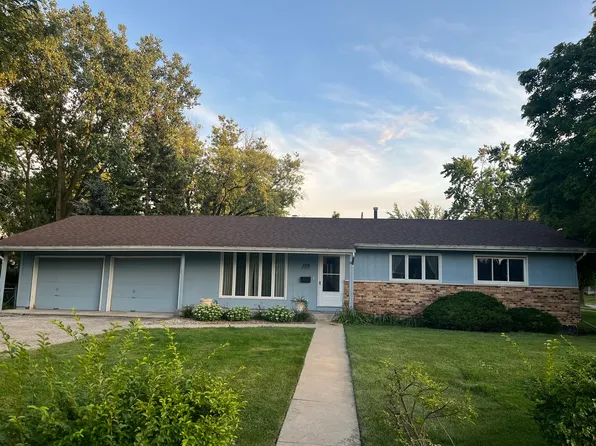 159 N Park St, Westmont, IL 60559