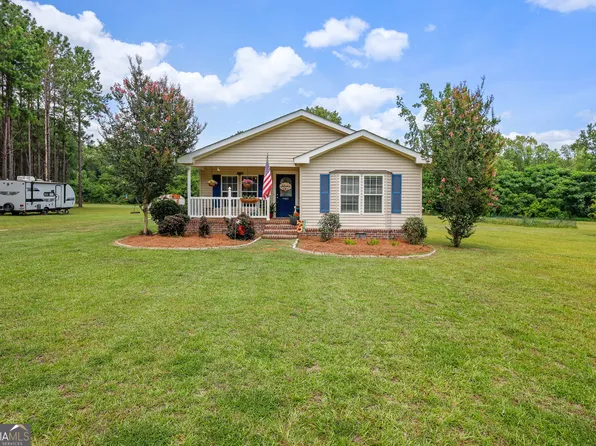 1327 R L Roberts Rd, Pembroke, GA 31321