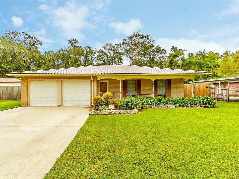 1st image of 206 Lafayette Woods Blvd