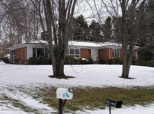 429 Mountain View Dr, Dallas, PA 18612