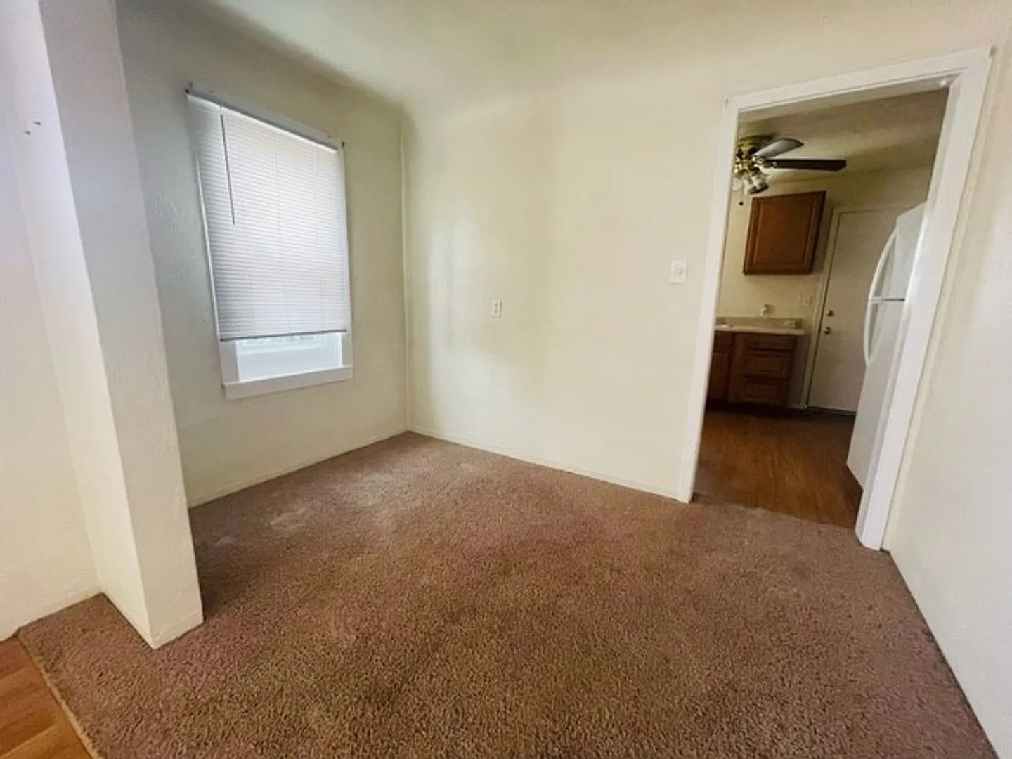 1002 W Deming St — Photo 3