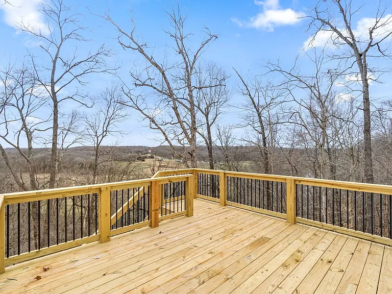 2129 Powell Rd — Photo 28