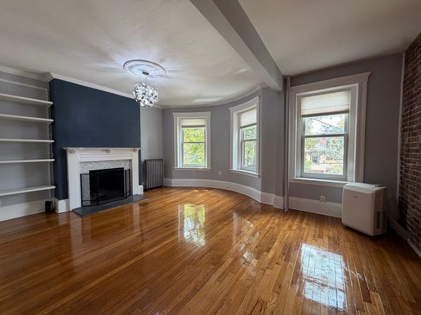 299 Tappan St APT 4