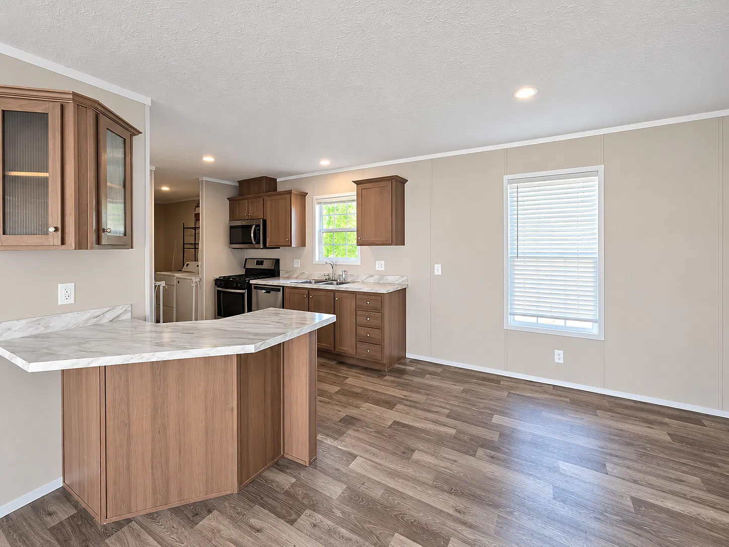 3 bed, 1152 sqft, $1,299 — Photo 3