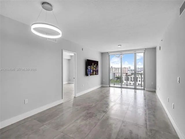 3 bed, 3.0 bath, $5,700 — Photo 2