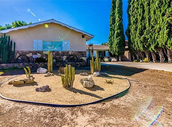 2nd image of 10563 Owensmouth Ave
