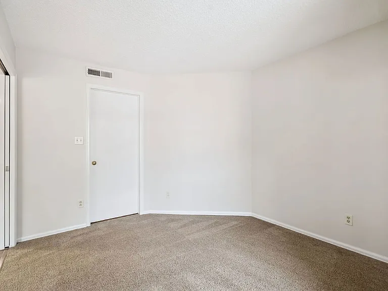 952 Acapulco Ct — Photo 17
