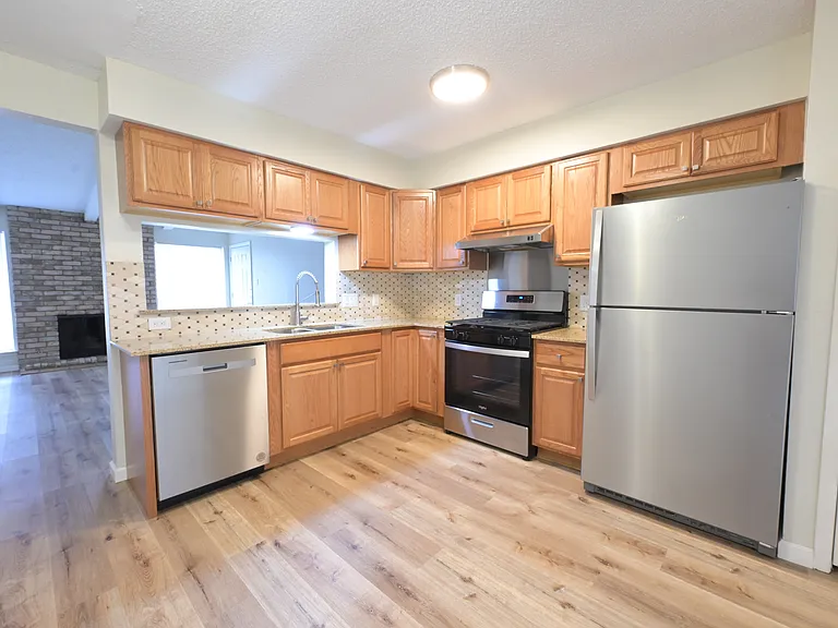210 W William Cannon Dr #B — Photo 2