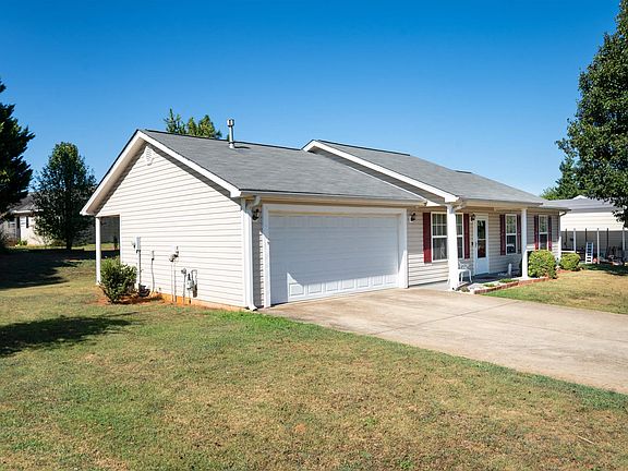 3rd image of 205 Rio Way