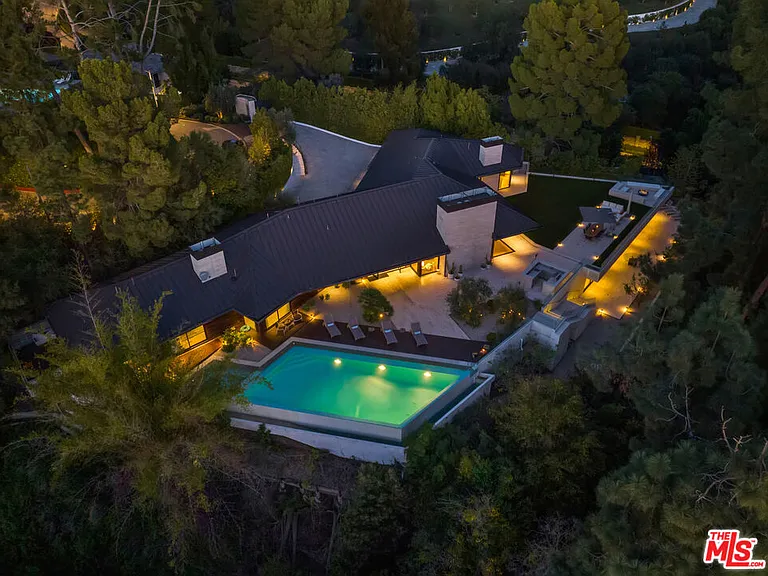 1120 El Retiro Way — Photo 3