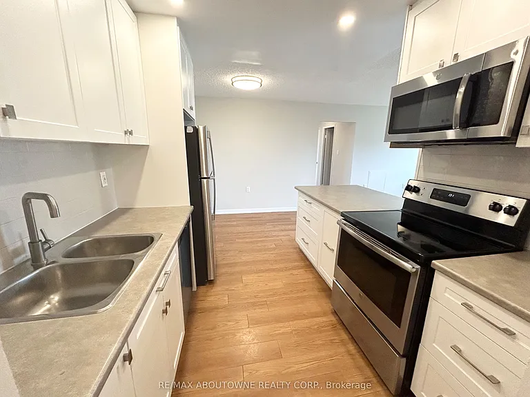 82 Millside Dr #1003 — Photo 5