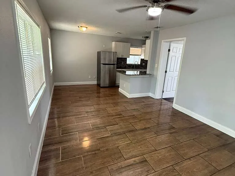 1906 Helms Ave — Photo 3