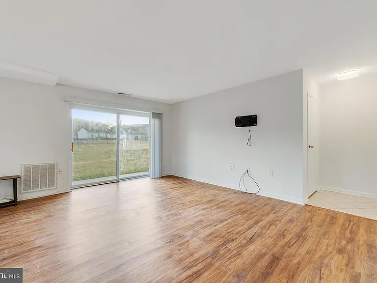 350 Gatewater Ct #A — Photo 5