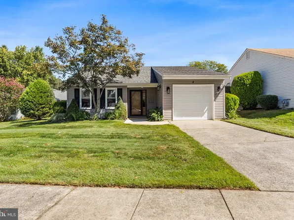 4 Tallwood Ct, Columbus, NJ 08022
