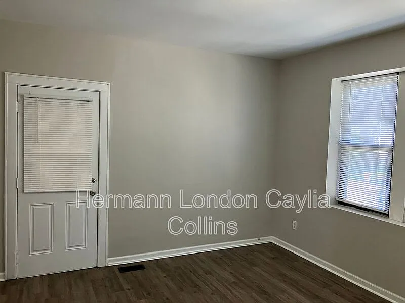2 bed, 1.0 bath, 820 sqft, $875 — Photo 2
