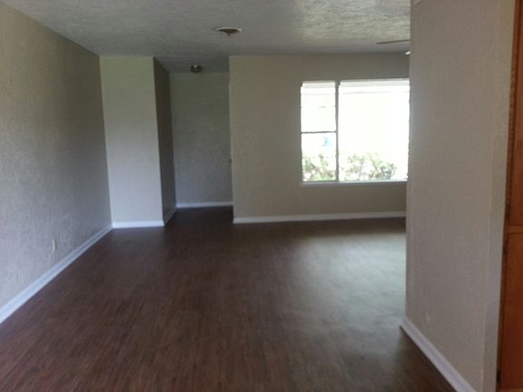 4th image of 4030 Cork Dr