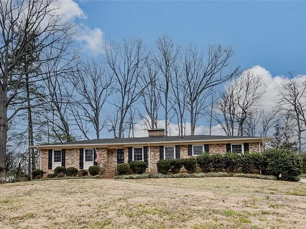 640 Hemlock Dr, Asheboro, NC 27205