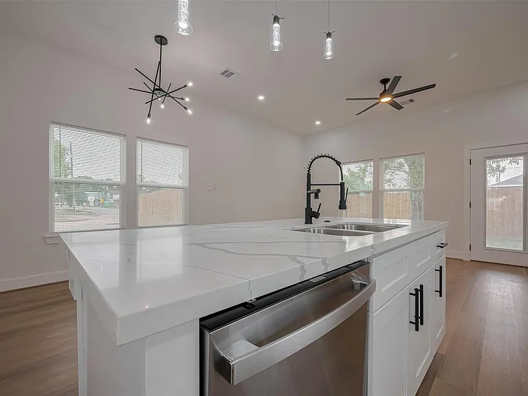 7546 Charlie St — Photo 13