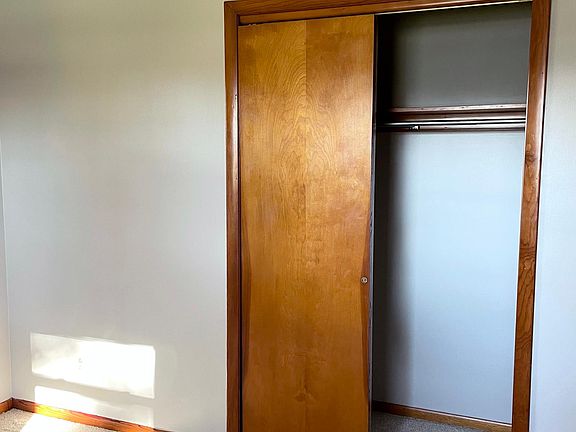 5th image of 3041 Meadowbrook Dr #4