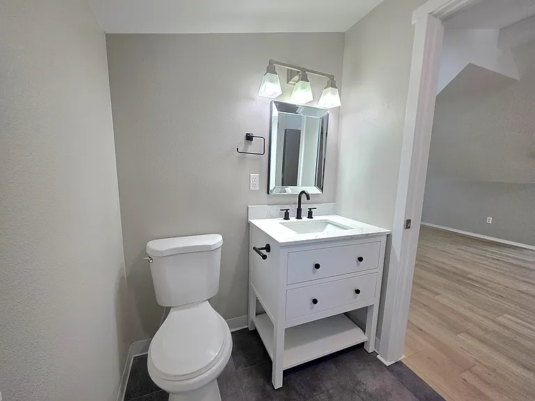 9206 172nd St NW #B — Photo 4