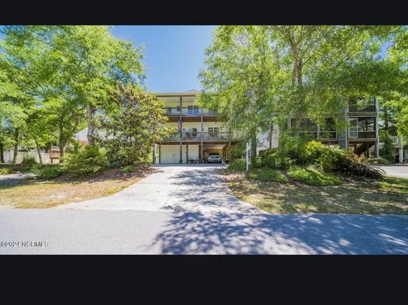 104 SW 28th Street, Oak Island, NC 28465