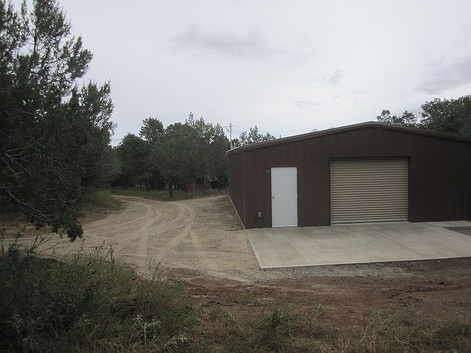 2nd image of 33 Jesse James Rd