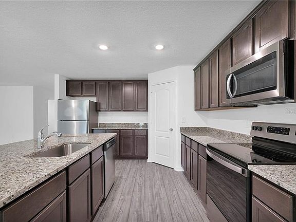 5th image of 2537 Galiano Ave SW