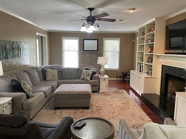 Listing photo 5