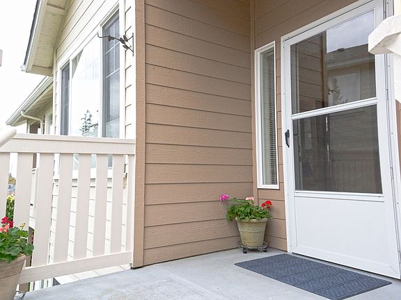 2nd image of 4204 Fieldstone Dr APT 201