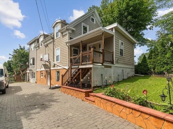101 Newhall St, Lynn, MA 01902