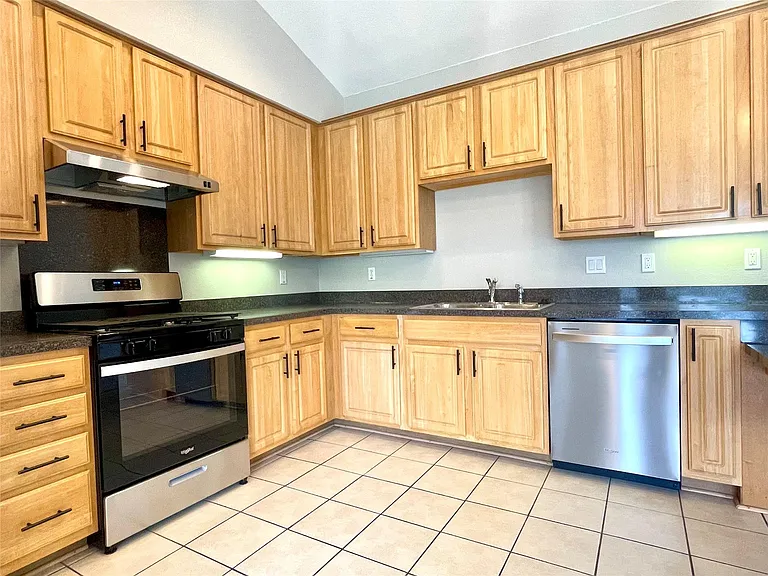 1207 W North Loop Blvd #A — Photo 12