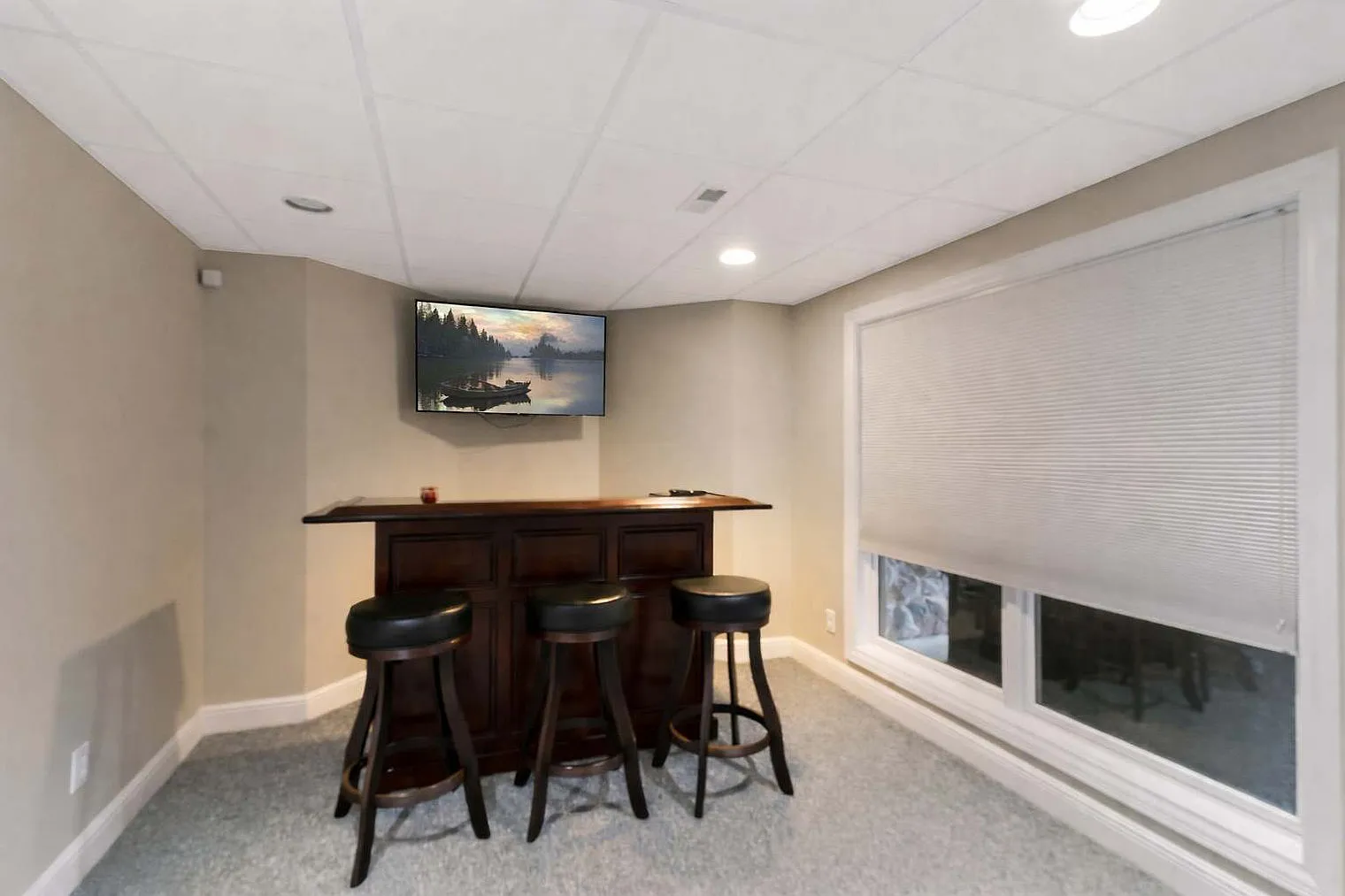 5 bed, 3.0 bath, 3509 sqft, $11,423 — Photo 4