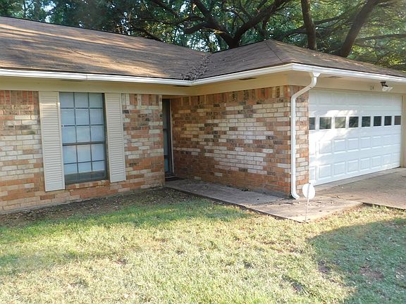 2nd image of 114 Peach Tree Dr