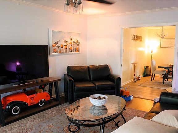 5th image of 1201 Carey Dr