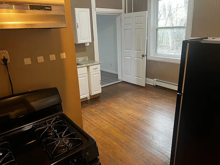 138 Morton Avenue — Photo 2