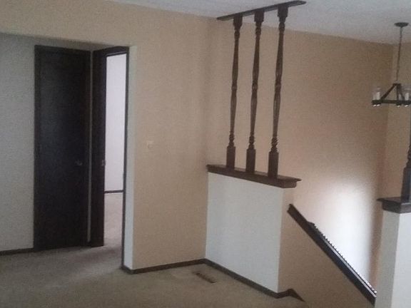 4th image of 7601 Longwood Ave
