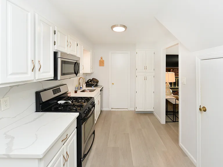 122 Strysko Ave — Photo 12