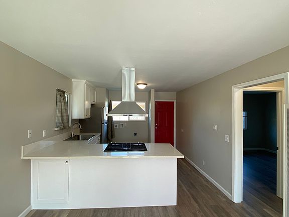 4th image of 321-327 W Boone St #325