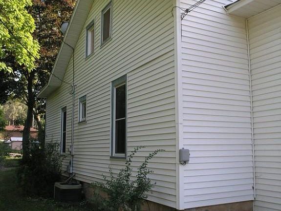 3rd image of 125 White St