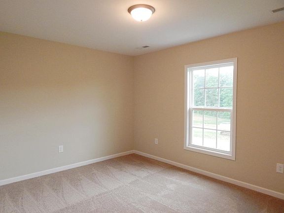 5th image of 198 Stratford Pl