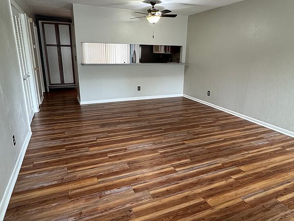 3rd image of 7003 Pine Ct