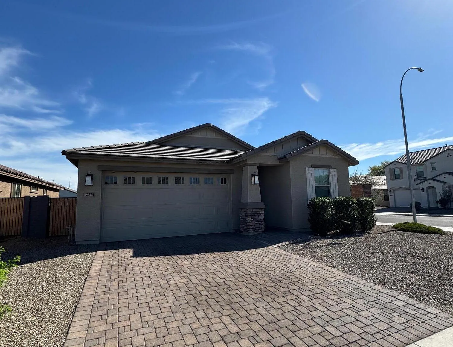 3 bed, 2.0 bath, 1700 sqft, $2,500 — Photo 2