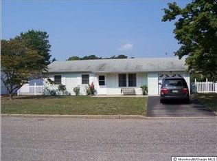 407 4th St, Waretown, NJ 08758