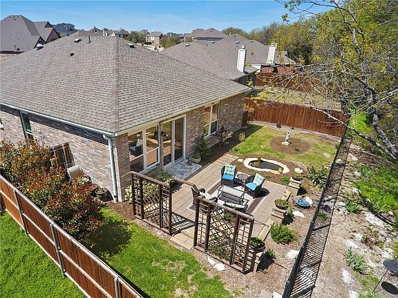 3rd image of 3012 Whispering Pine Blvd