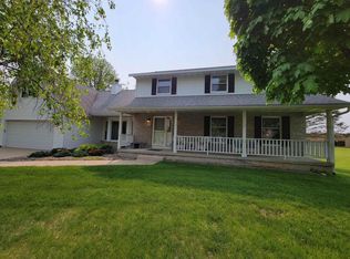 585 Oakridge Dr, Portage, WI 53901